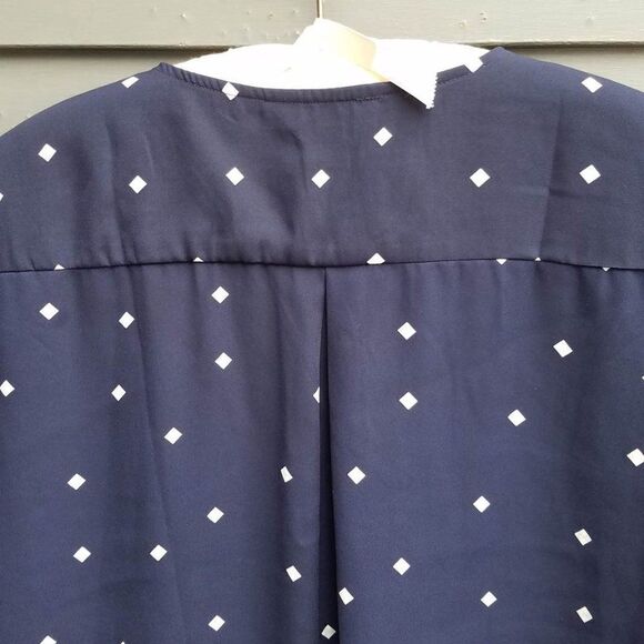 MIX by 41 Hawthorne Navy White Faux Wrap High Low Blouse Size Medium - Picture 5 of 12